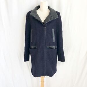 Vince Camuto structured modern Minimalist navy wool blend/faux leather jacket S